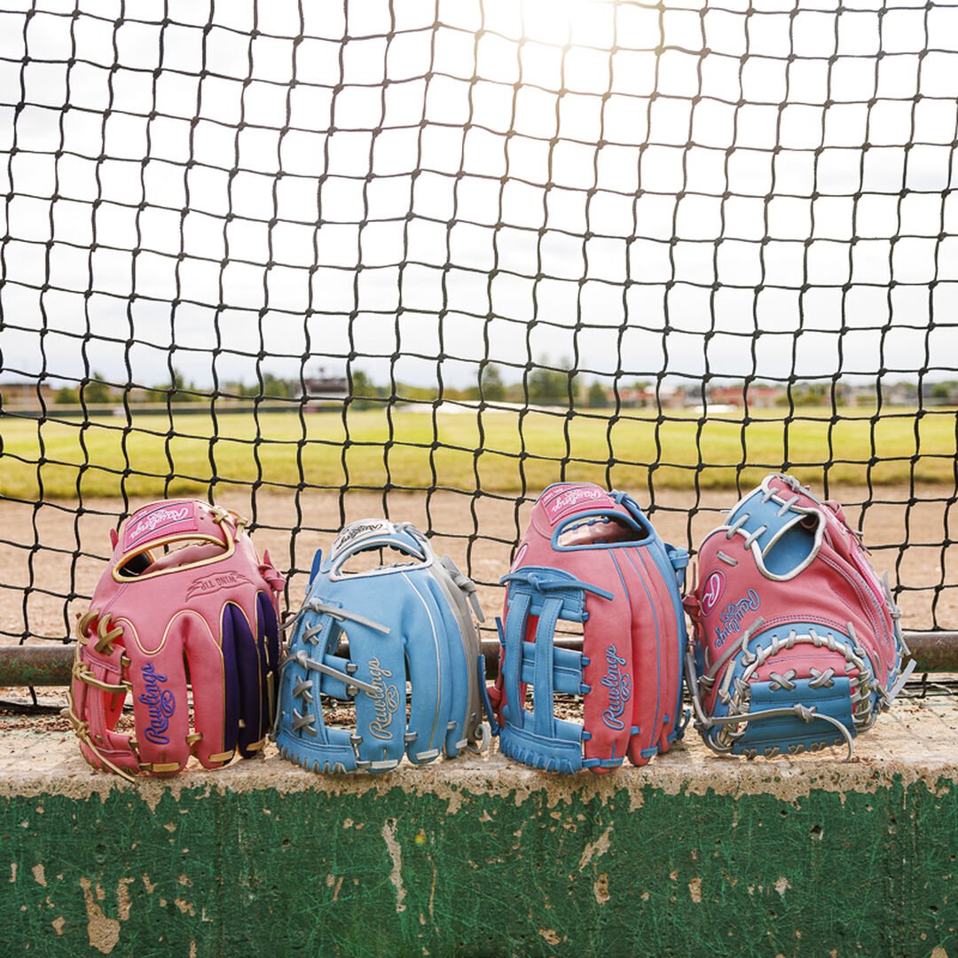 Exclusive Heart of the Hide 32.5" Catcher's Mitt Right Hand Throw - Image 12