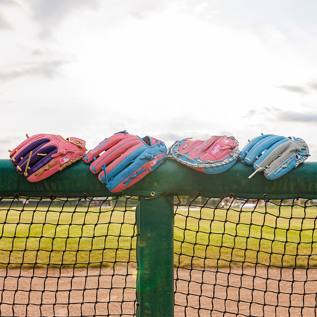 Exclusive Heart of the Hide 32.5" Catcher's Mitt Right Hand Throw - Image 14
