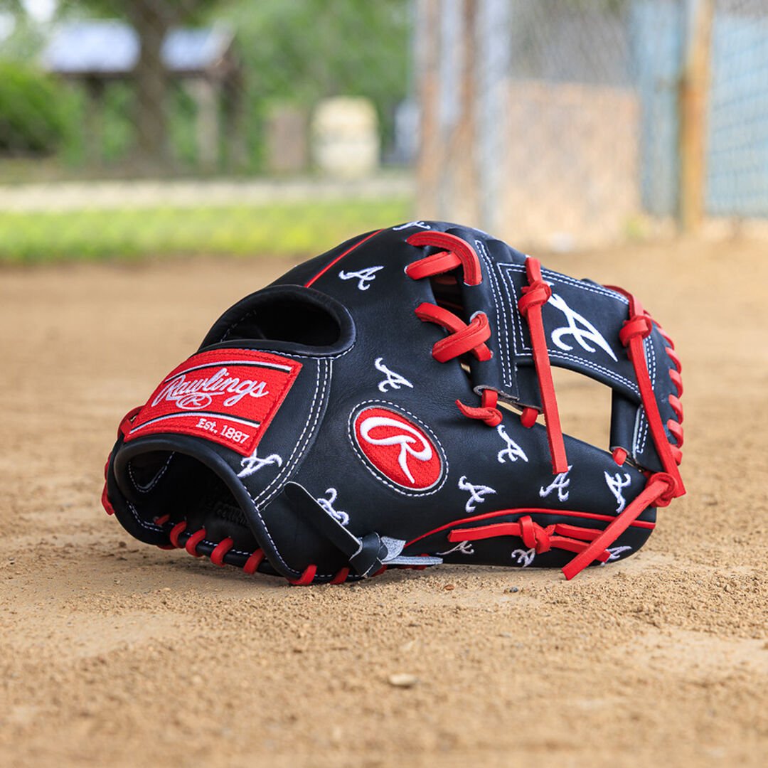 Atlanta Braves Heart of the Hide 11.75-Inch Infield Glove - Image 2
