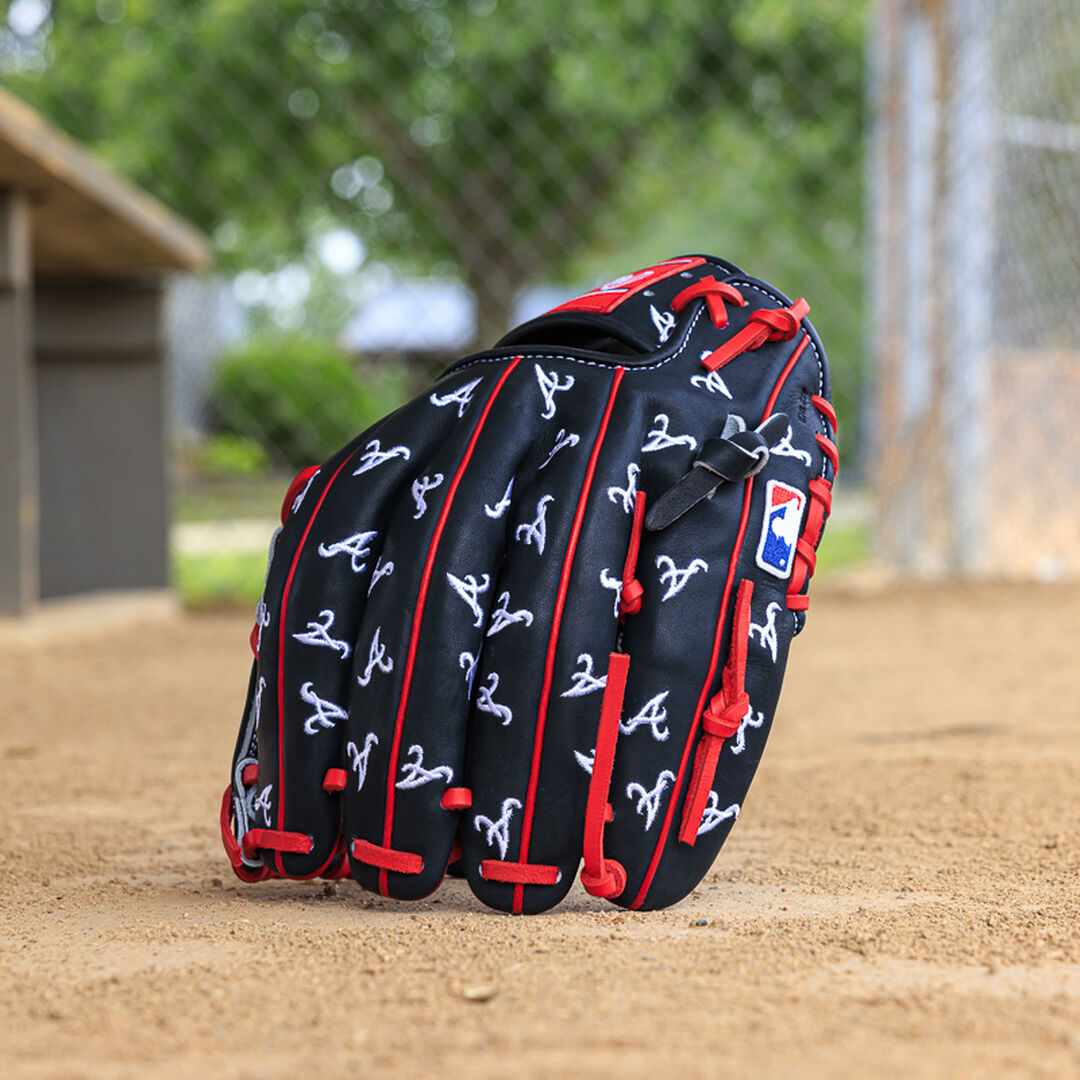 Atlanta Braves Heart of the Hide 11.75-Inch Infield Glove - Image 9