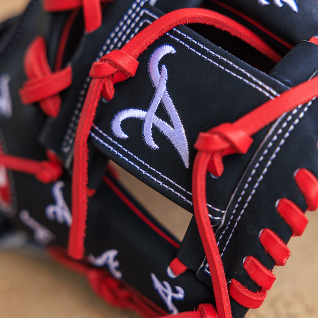 Atlanta Braves Heart of the Hide 11.75-Inch Infield Glove - Image 10