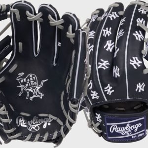 New York Yankees Heart of the Hide 11.75-Inch Infield Glove