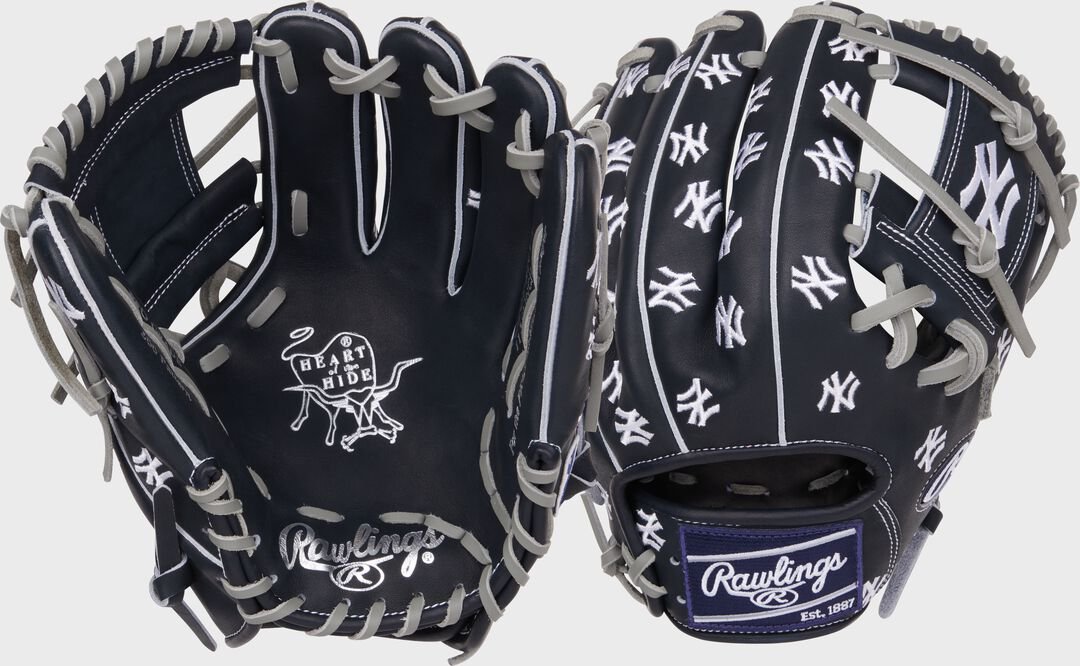 New York Yankees Heart of the Hide 11.75-Inch Infield Glove