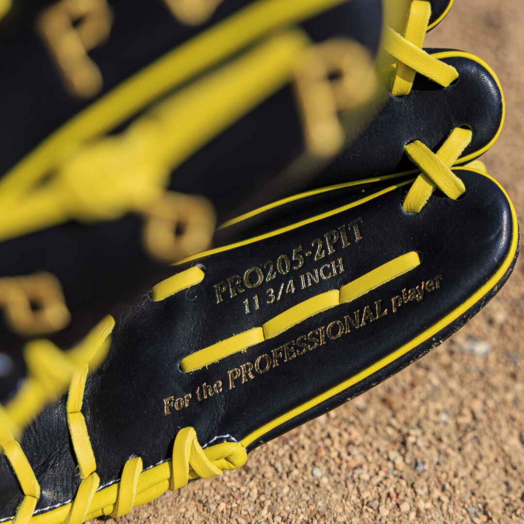 Pittsburgh Pirates Heart of the Hide 11.75-Inch Infield Glove - Image 14