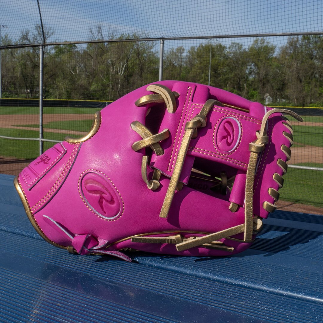 Exclusive 11.5-Inch R2G Heart of the Hide Berry Infield Glove Right Hand Throw - Image 2