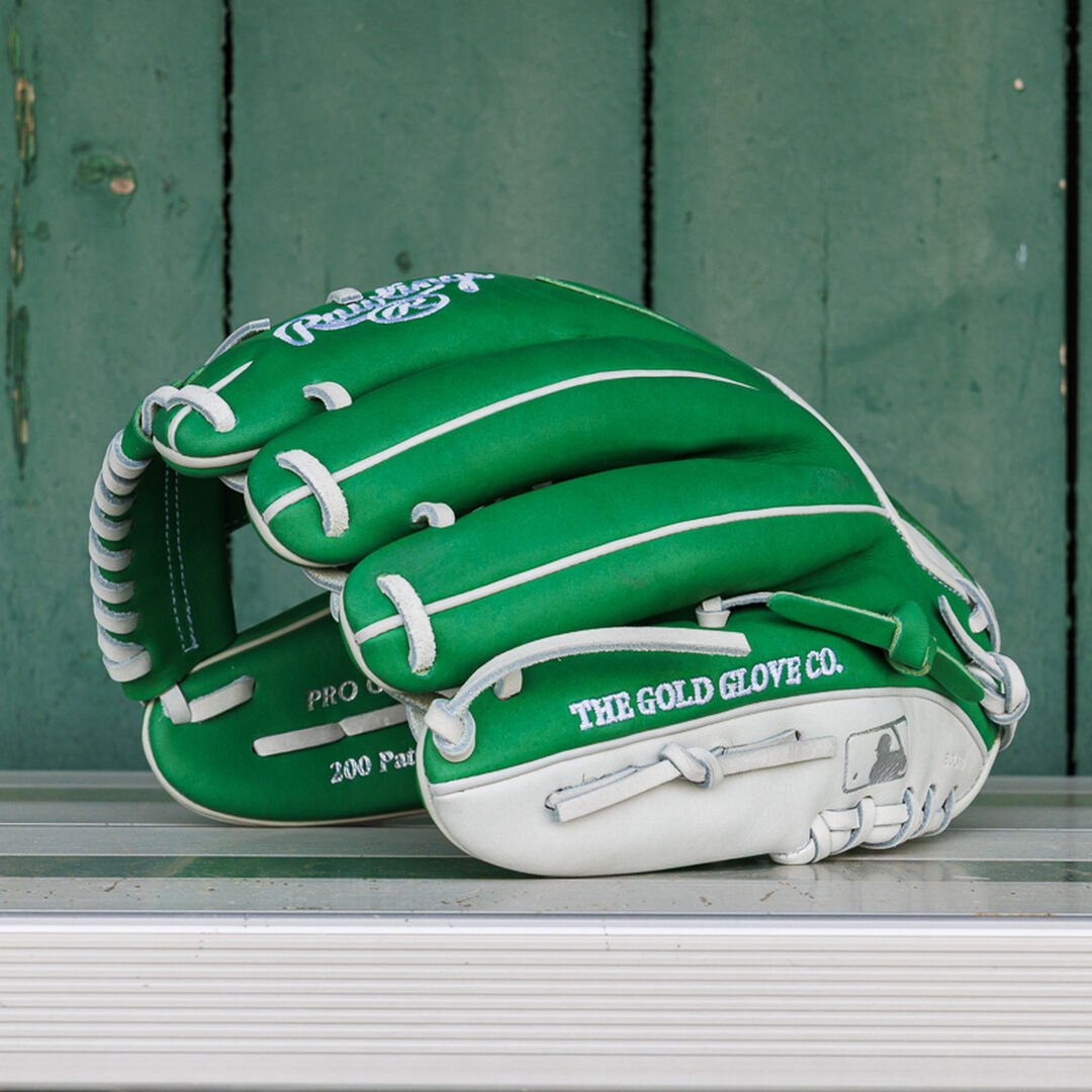 Exclusive Heart of the Hide 11.5-Inch Kelly Green Infield Glove Right Hand Throw - Image 17
