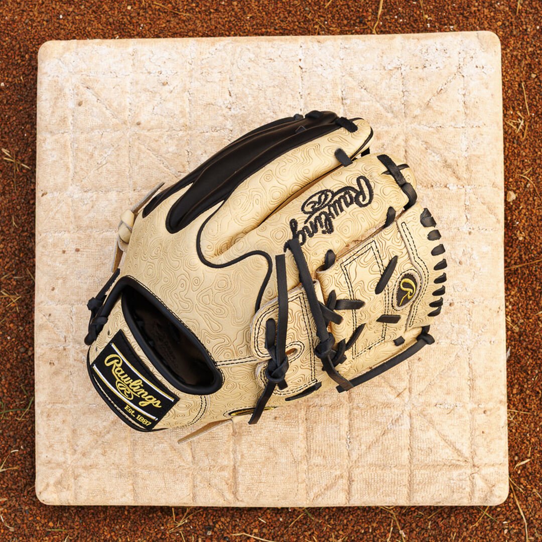 Heart of the Hide 11.75-inch Topo Print Wing Tip Glove - Image 7