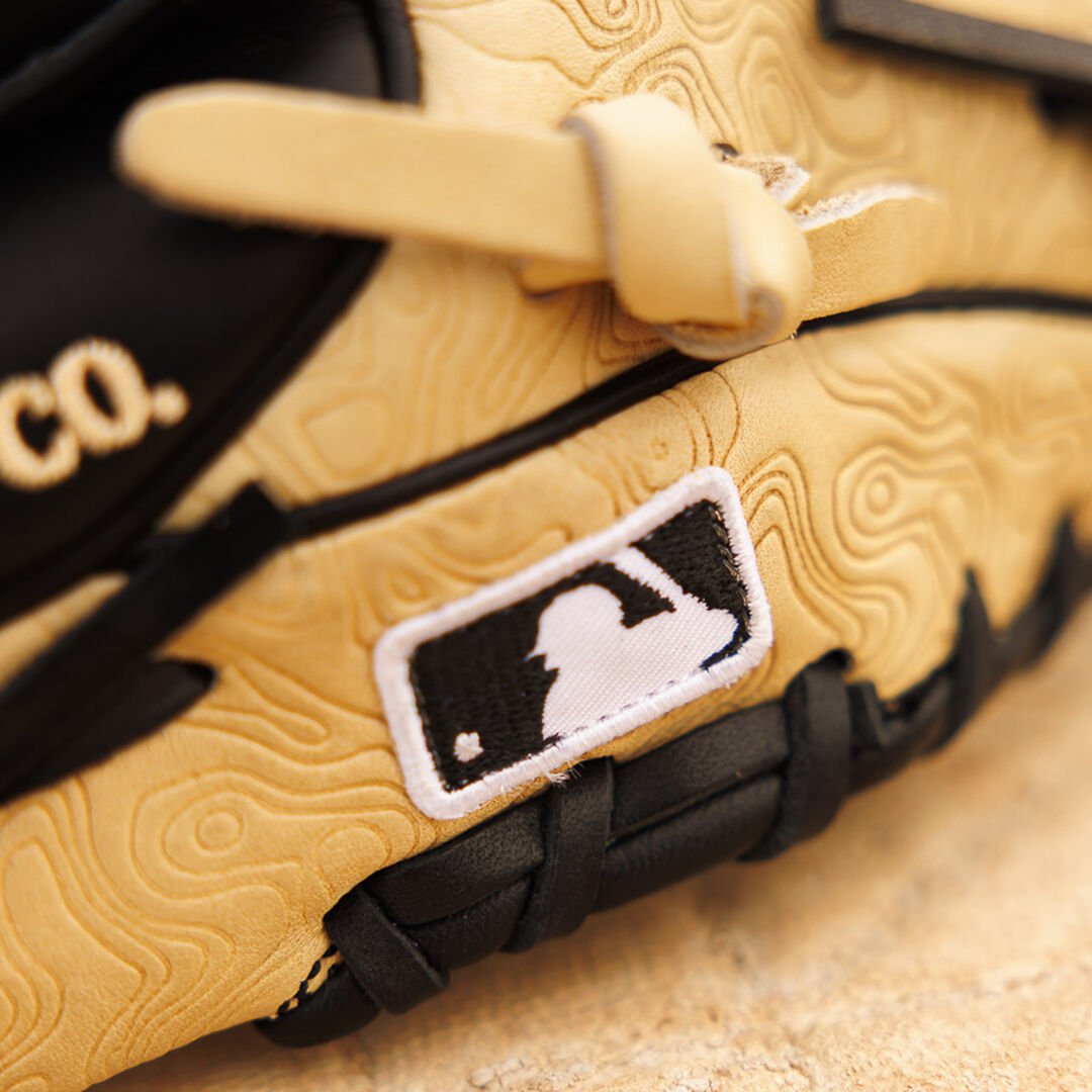 Heart of the Hide 11.75-inch Topo Print Wing Tip Glove - Image 14