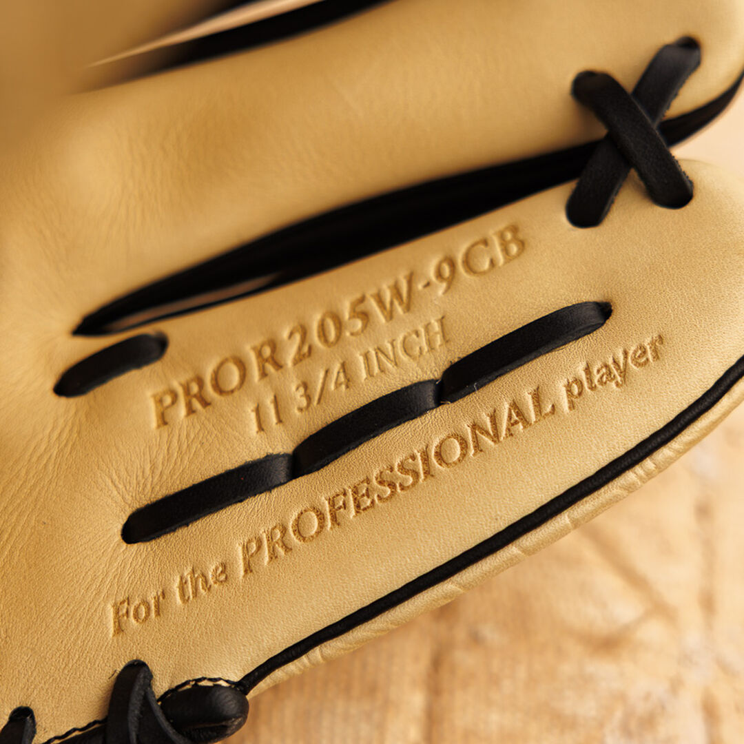 Heart of the Hide 11.75-inch Topo Print Wing Tip Glove - Image 16