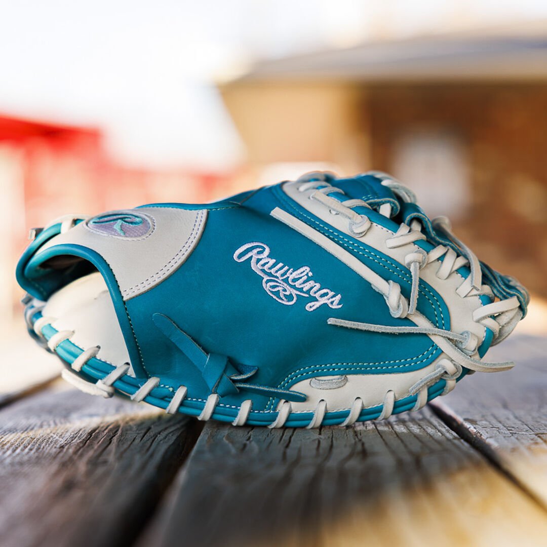 Exclusive 33-inch Rawlings R2G Heart of the Hide Catcher's Mitt - Image 2