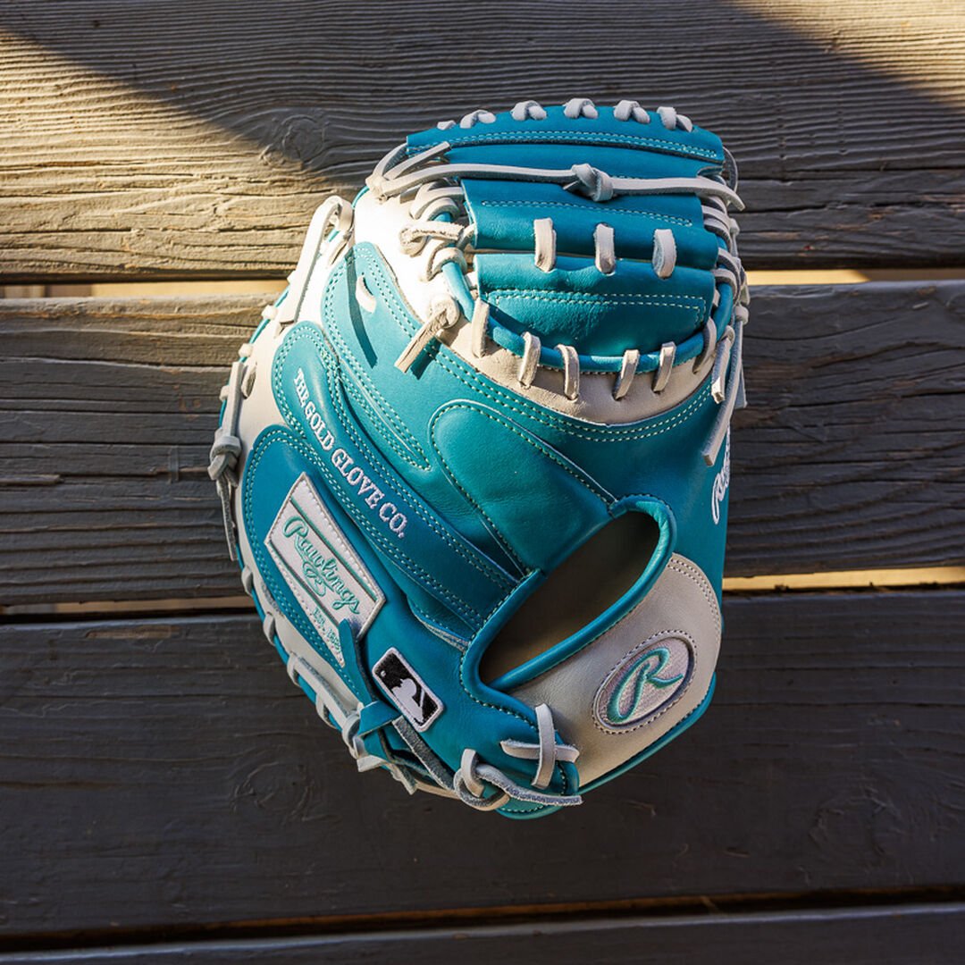 Exclusive 33-inch Rawlings R2G Heart of the Hide Catcher's Mitt - Image 8