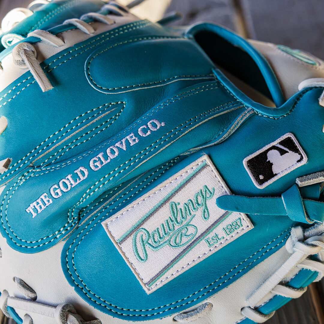 Exclusive 33-inch Rawlings R2G Heart of the Hide Catcher's Mitt - Image 9