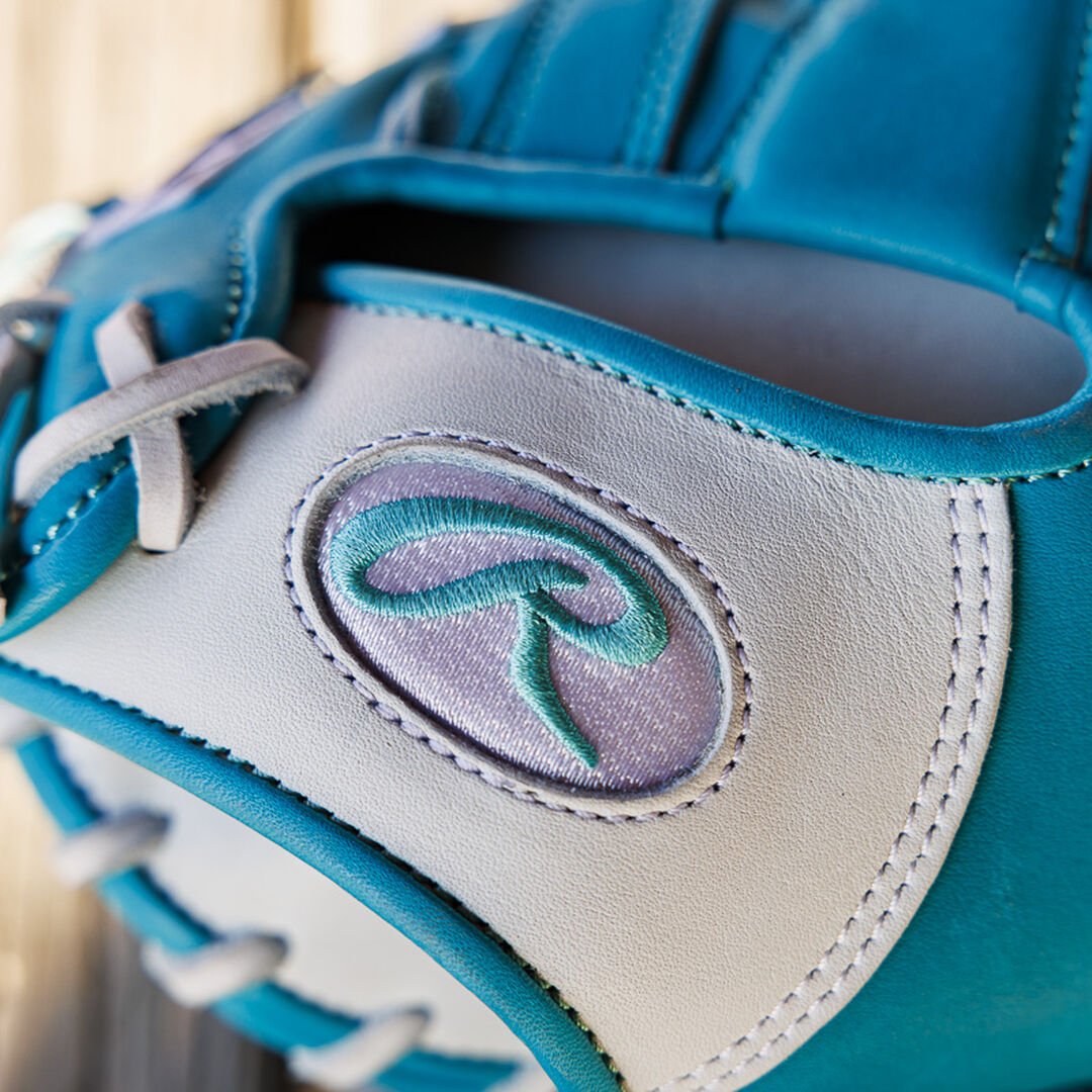 Exclusive 33-inch Rawlings R2G Heart of the Hide Catcher's Mitt - Image 10