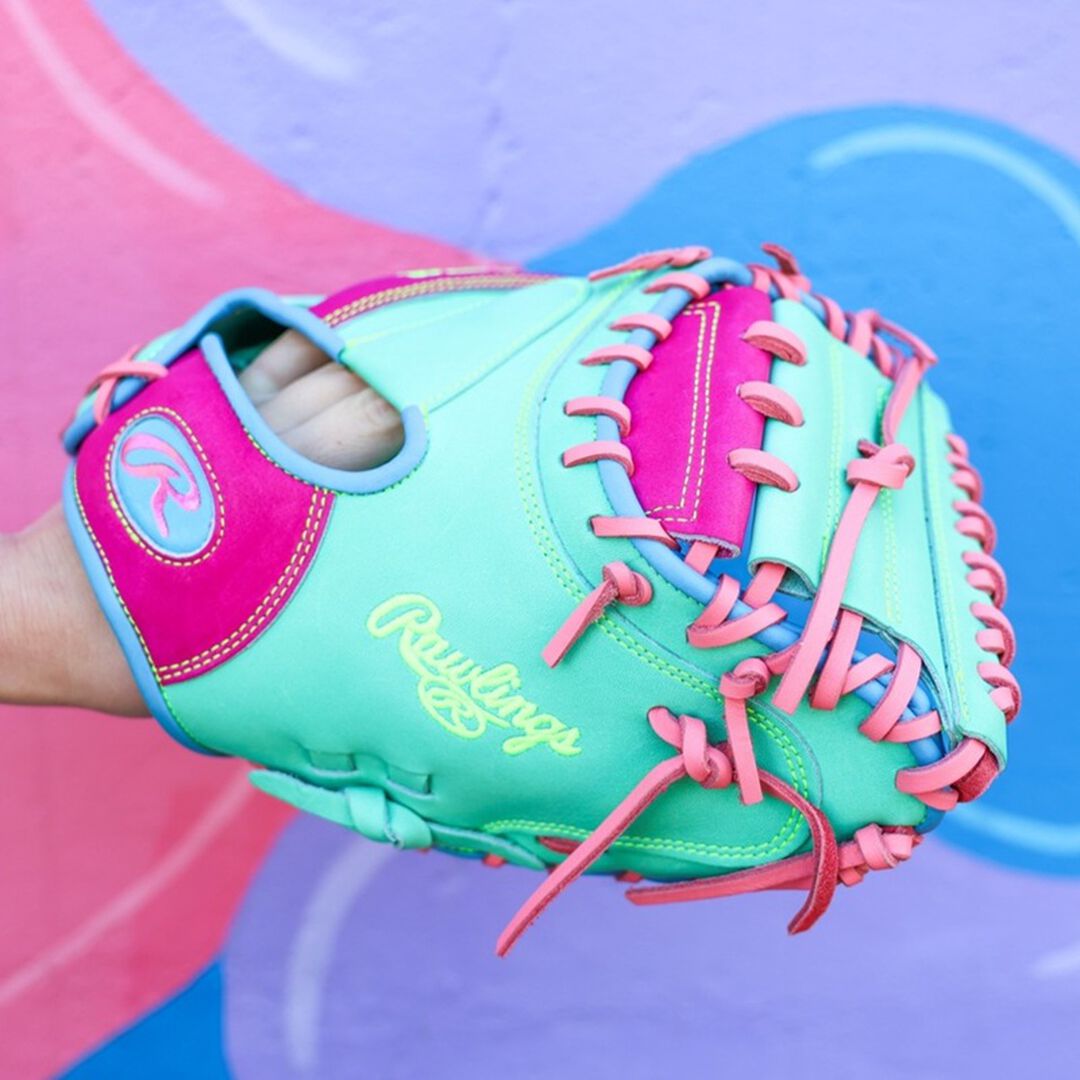 Rawlings Heart of the Hide ColorSync 10 34 in Catcher's Mitt Right Hand Throw - Image 9