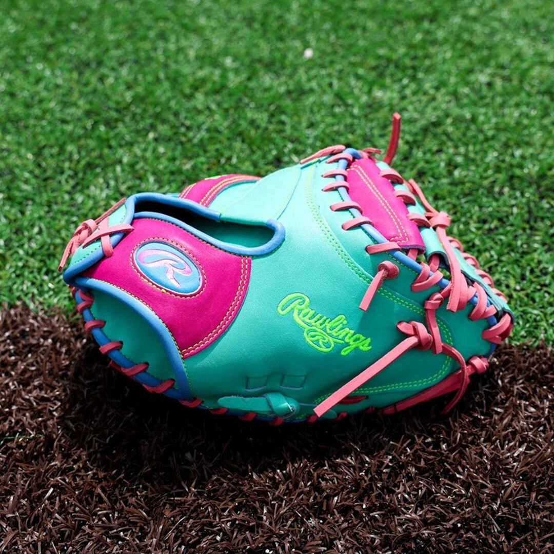 Rawlings Heart of the Hide ColorSync 10 34 in Catcher's Mitt Right Hand Throw - Image 2