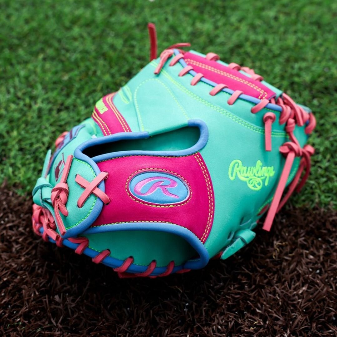 Rawlings Heart of the Hide ColorSync 10 34 in Catcher's Mitt Right Hand Throw - Image 4