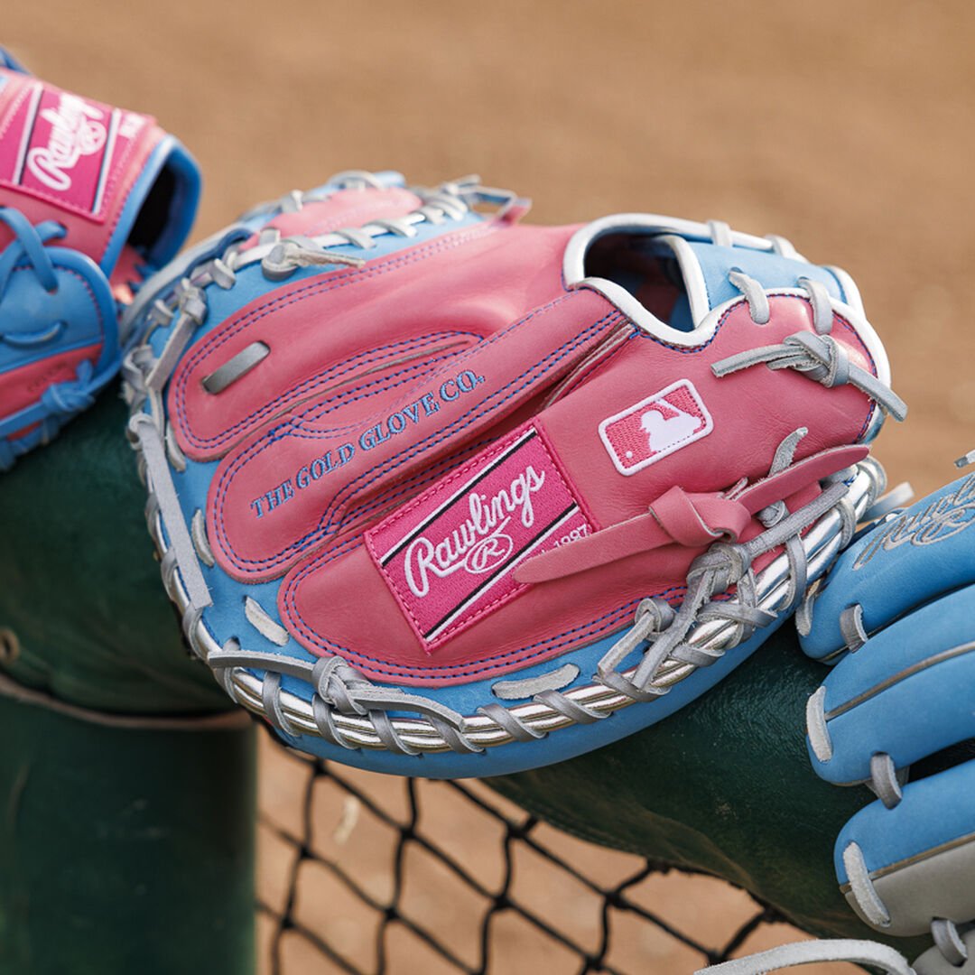 Exclusive Heart of the Hide 32.5" Catcher's Mitt Right Hand Throw - Image 7